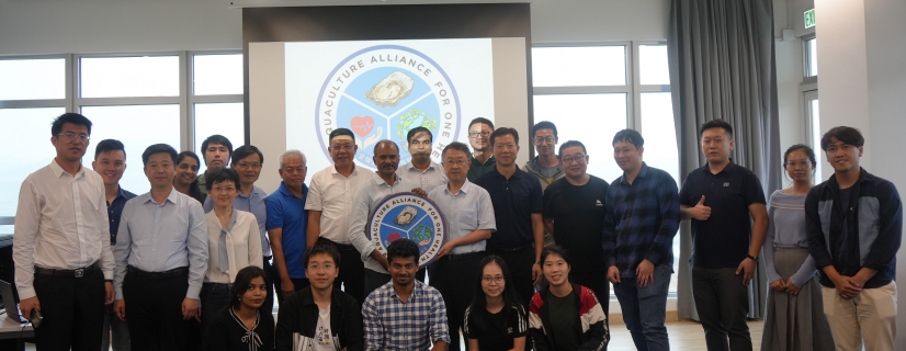 WOO-2023研討會的參與者在港大太古海洋科學研究所對全健康蠔養殖聯盟（OAA）的使命和願景作出總結。